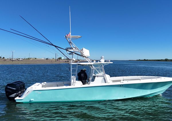 SeaVee 39B Center Console image