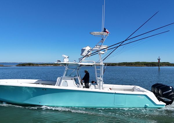 SeaVee 39B Center Console image