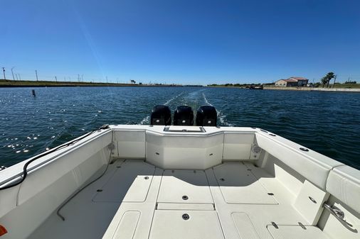 SeaVee 39B Center Console image