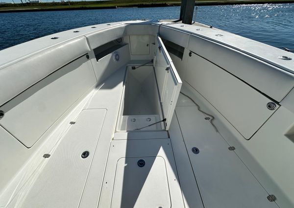 SeaVee 39B Center Console image