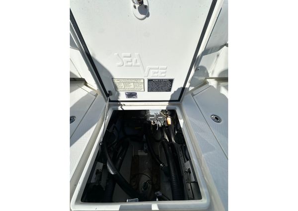 SeaVee 39B Center Console image