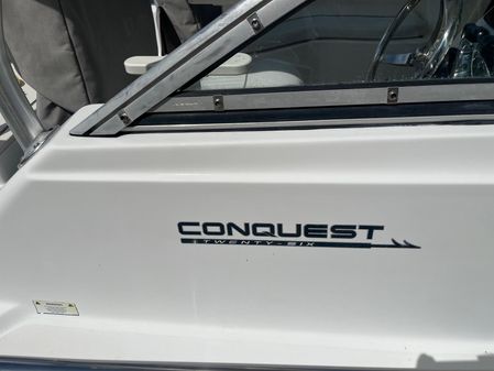 Boston Whaler 26 Conquest image