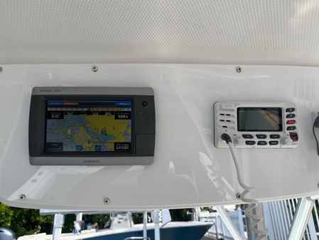 Boston Whaler 26 Conquest image