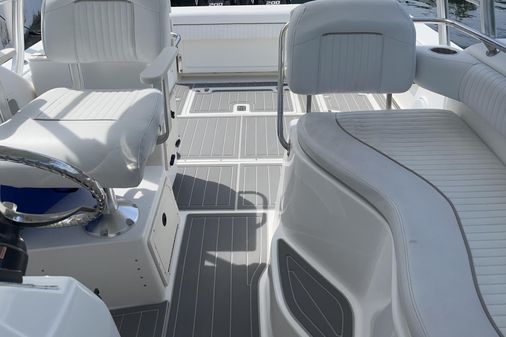 Boston Whaler 26 Conquest image