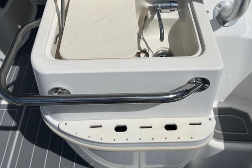 Boston Whaler 26 Conquest image