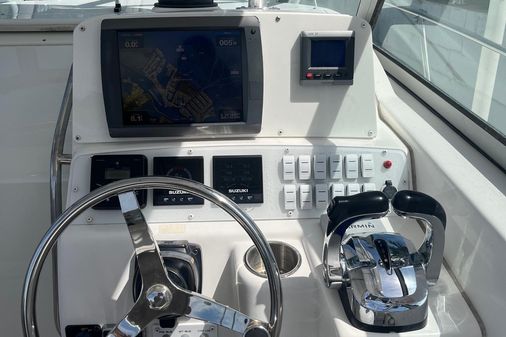 Boston Whaler 26 Conquest image