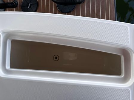 Regulator 34 Center Console image