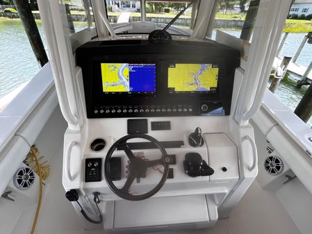 Regulator 34 Center Console image