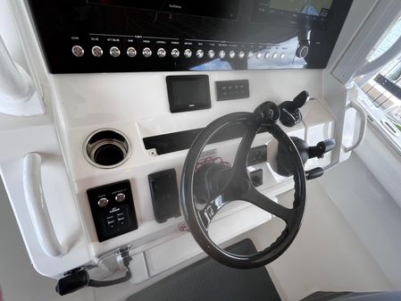 Regulator 34 Center Console image