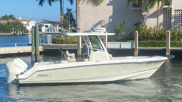 Boston Whaler 250 Outrage