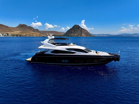 Sunseeker 80 Yacht - main image