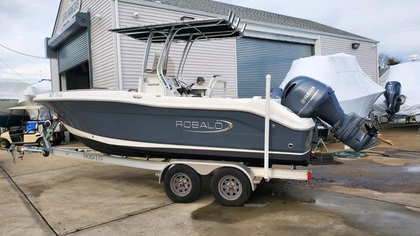Robalo 202 image