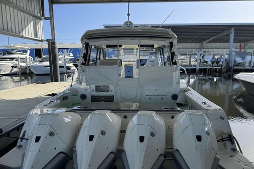 Boston Whaler 405 Conquest image