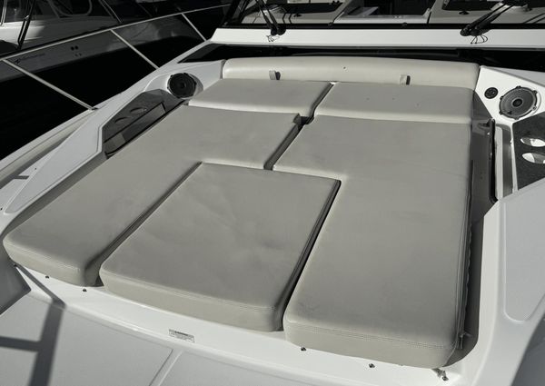 Boston Whaler 405 Conquest image