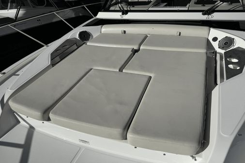 Boston Whaler 405 Conquest image