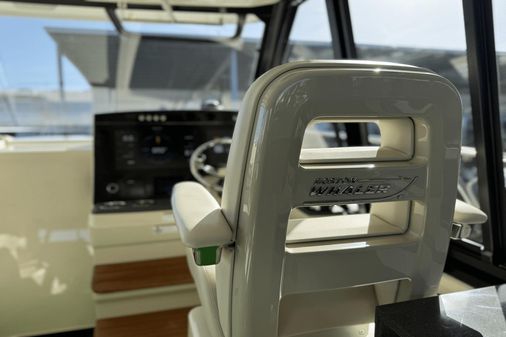 Boston Whaler 405 Conquest image