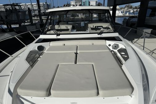 Boston Whaler 405 Conquest image