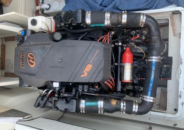 Boston-whaler 27-INBOARD image