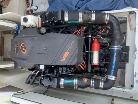 Boston Whaler 27 Inboard image