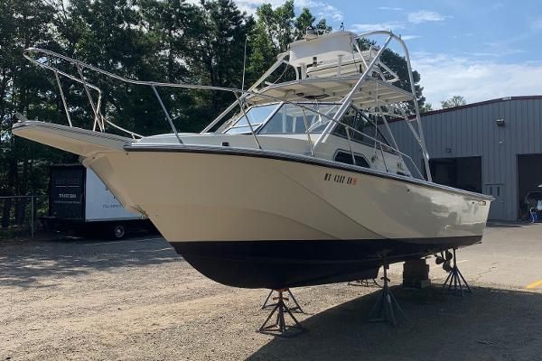 Boston-whaler 27-INBOARD image