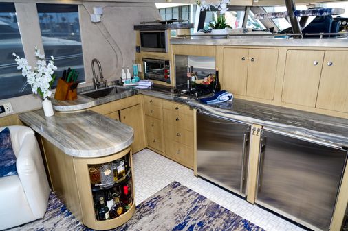 Carver 530-VOYAGER-PILOTHOUSE image