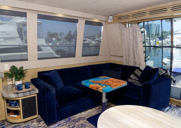 Carver 530-VOYAGER-PILOTHOUSE image