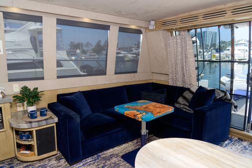 Carver 530-VOYAGER-PILOTHOUSE image