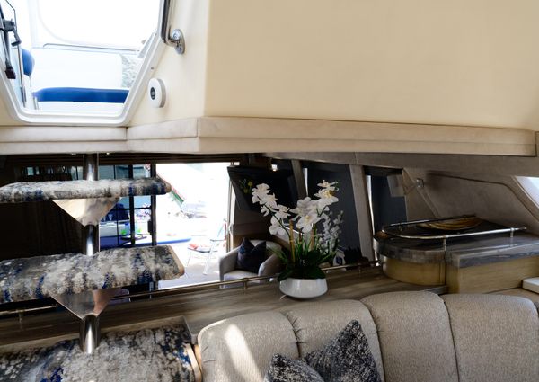 Carver 530-VOYAGER-PILOTHOUSE image