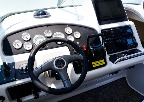 Carver 530-VOYAGER-PILOTHOUSE image