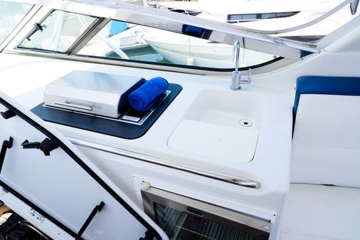 Carver 530-VOYAGER-PILOTHOUSE image