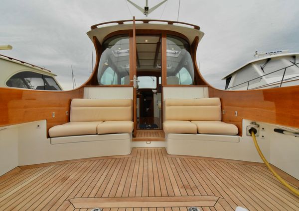 Hinckley Talaria 44 Motoryacht image