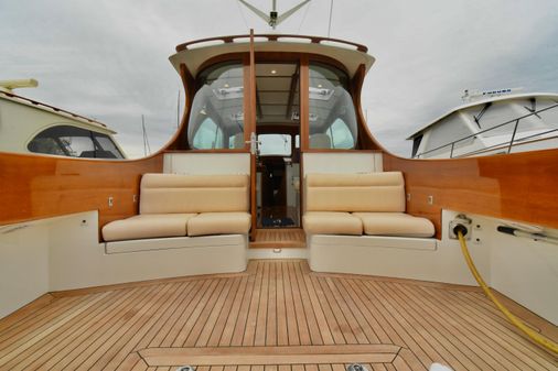 Hinckley Talaria 44 Motoryacht image