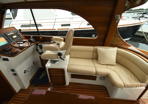 Hinckley Talaria 44 Motoryacht image