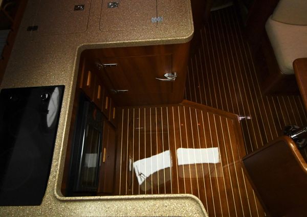 Hinckley Talaria 44 Motoryacht image