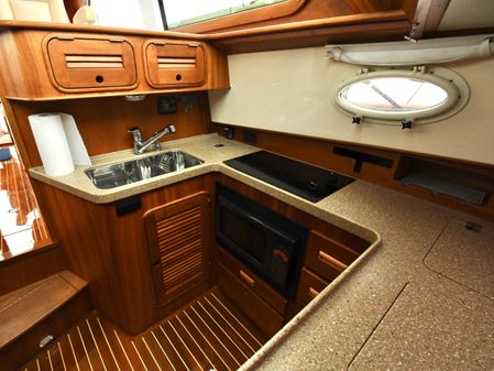 Hinckley Talaria 44 Motoryacht image