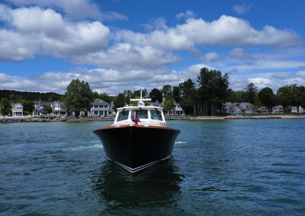 Hinckley Talaria 44 Motoryacht image