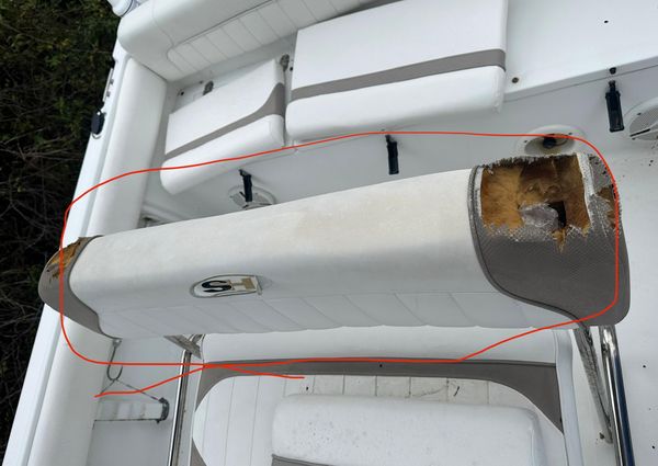 Sea Hunt Ultra 210 image