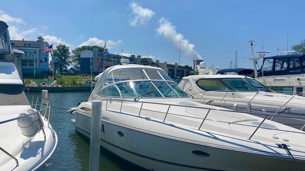 Cruisers Yachts 420 Express