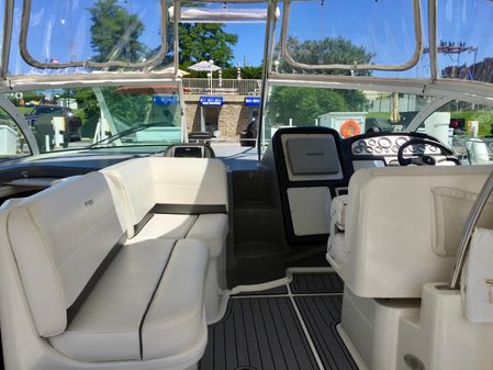 Cruisers Yachts 420 Express image