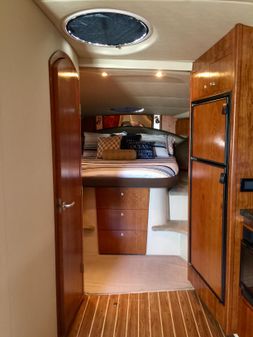 Cruisers Yachts 420 Express image