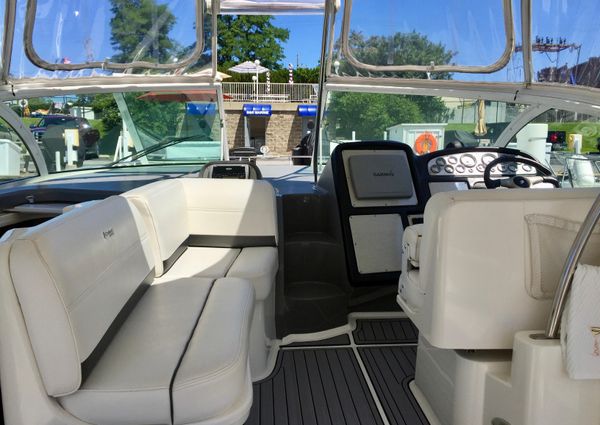 Cruisers Yachts 420 Express image