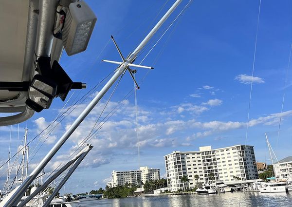 Hatteras 52 Convertible image