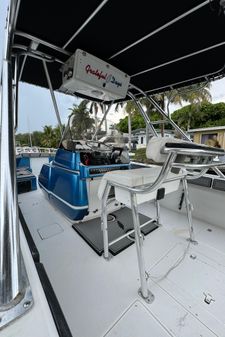 Intrepid 289 Center Console image