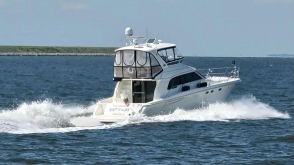 Sea Ray 480 Sedan Bridge