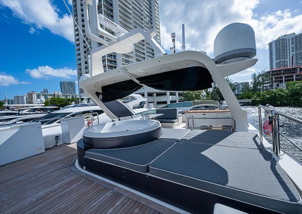 Azimut 100 Leonardo image