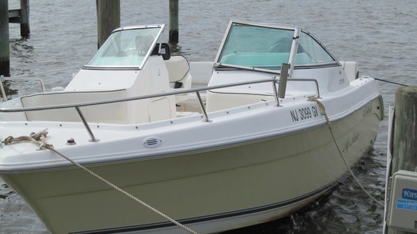 Cobia 215 Dual Console