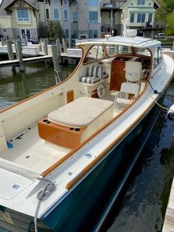 Hinckley Picnic Boat Classic image