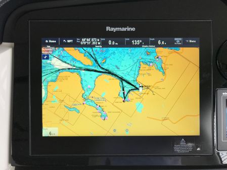 Sea Ray L590 Fly image