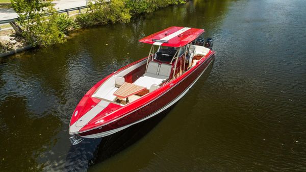 Nor-Tech 390 Sport Center Console image