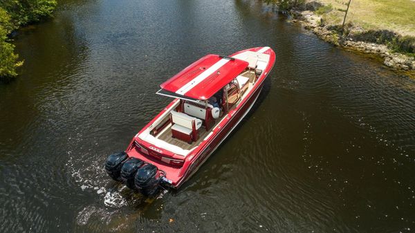 Nor-Tech 390 Sport Center Console image